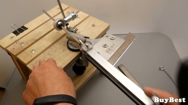 Заточка лезвия строительного ножа для гипсокартона на точилке ножей Ruixin Pro rx-008 смотреть онлайн