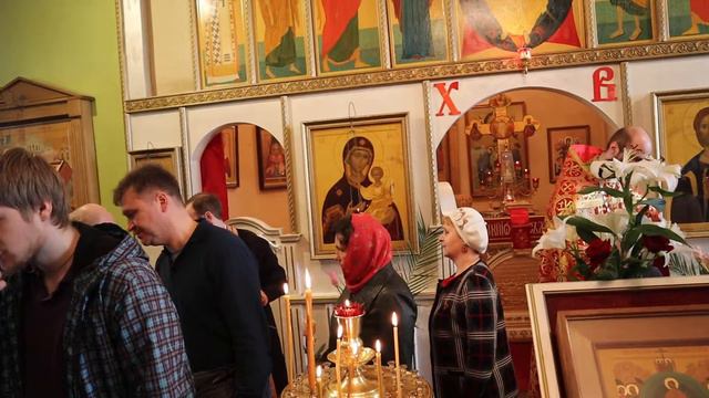 Поздравляем прихожанок с православным женским днем в неделю Жен мироносиц. 12 мая 2019 смотреть онлайн