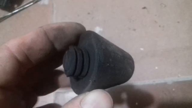 Упор верхний задней распашной двери VW T4 701827499B 701843316 смотреть онлайн