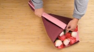 Упаковка букета в крафт бумагу