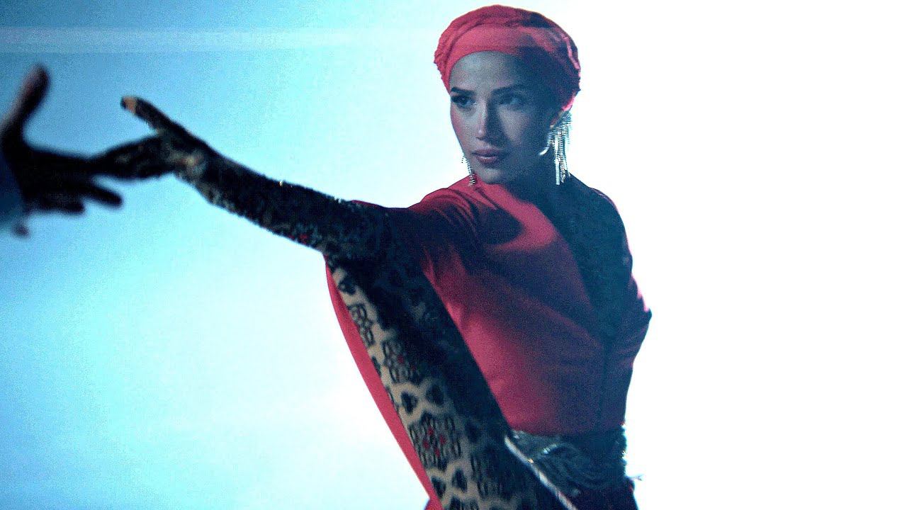 Алина Загитова. Официальный тизер к шоу Олимпийской Чемпионки "Хранители Времени" (06.08.24) [HD 4K] смотреть онлайн