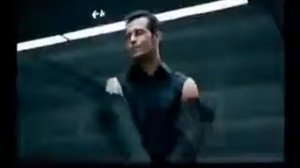 Реклама мобильного телефона Motorola RAZR V3 2004