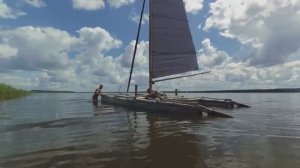 Самодельный парусный Катамаран полевой аналог Торнадо первые покатушки.