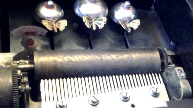 10-AIR MUSICAL BOX "BELLS IN VUE", WITH THREE BELLS AND BUTTERFLY HAMMERS смотреть онлайн