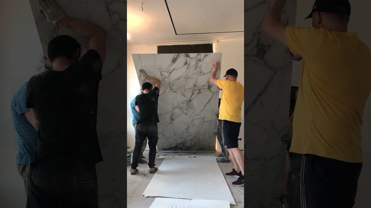 Монтаж огромной плитки! #дизайнквартиры #дизайнинтерьера #дизайндома #дизайнпроект #ремонт