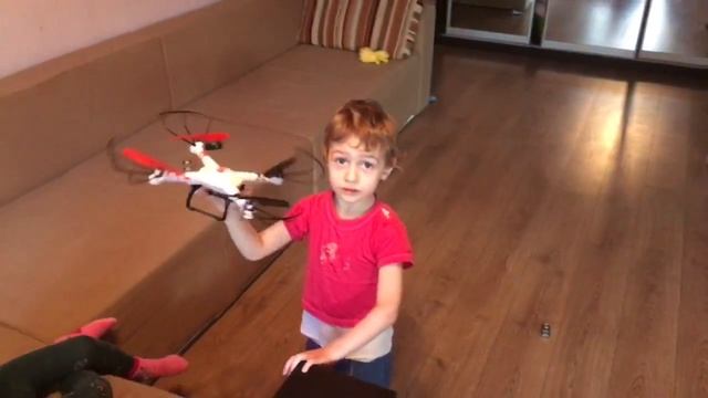 Запуск квадрокоптера WL-V686K без аккумулятора смотреть онлайн