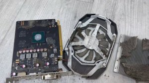 Чистка и полное обслуживание системного блока компьютера. Чистка пк от пыли. Чистый компьютер.