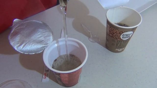 ДЕГУСТАЦИЯ гречневой каши быстрого приготовления. Street kasha VS Axa. КАКАЯ ВКУСНЕЕ?! смотреть онлайн