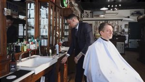 ? Forget Your Worries With Pat’s Relaxing Hairstyling | Elizabeth’s Barber Shop, Saint Paul
