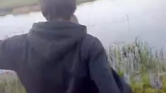 рыбаки на рыбалке .mp4 смотреть онлайн