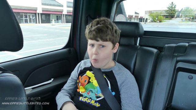 Burger King DRIVE THRU Kid's Meal Review! Eddie's Little Bites смотреть онлайн