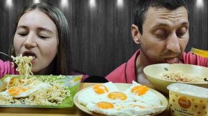 МУКБАНГ ЛАПША РАМЕН И ЯИЧНИЦА | FAMILY MUKBANG NOODLES RAMEN AND FRIED EGGS #noodles #mukbang