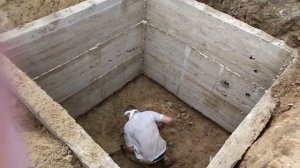 Септик само опускной по принципу колодца с двумя отсеками