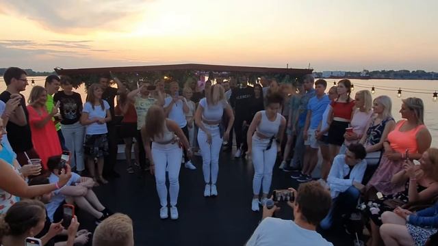 Bachata Lady style||Calma-Kewin Cosmos,Ataca&La Alemana смотреть онлайн