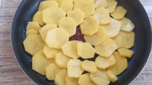 Куриные бедра с картошкой в духовке. Быстрый рецепт