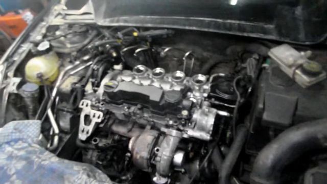 Пежо 307 1. 6 HDI. Замена трубки подачи масла на ТКР. смотреть онлайн