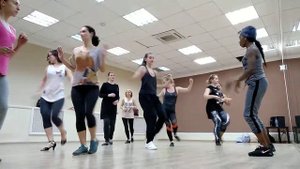 Урок женский стиль в сальсе с Аннелис в ArtWay