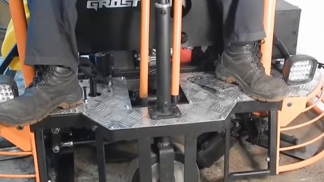 Видеоинструкция Двухроторная затирочная машина Grost ZMD 750