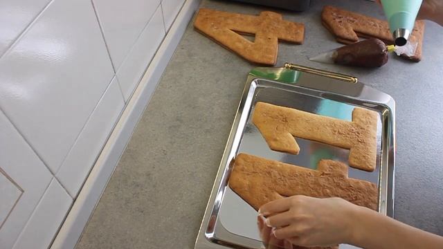 Декор тортов для мужчины / Торт "Цифра" / Медовик шоколадный / Декор усы