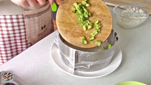 Салат с тунцом, авокадо и рисом. Легко приготовить! смотреть онлайн