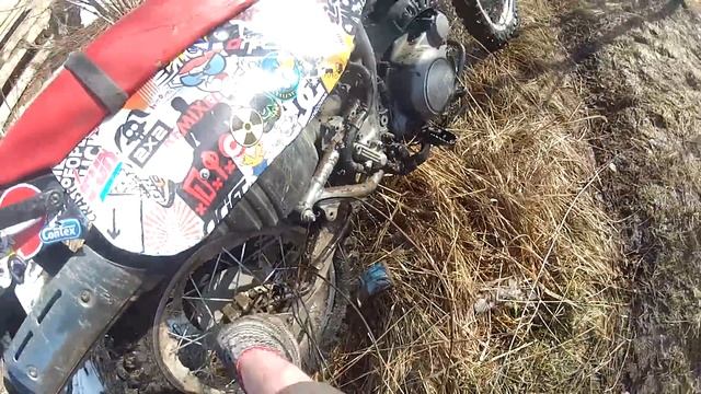 Пробный выезд на Yamaha XT400 в начале сезона смотреть онлайн