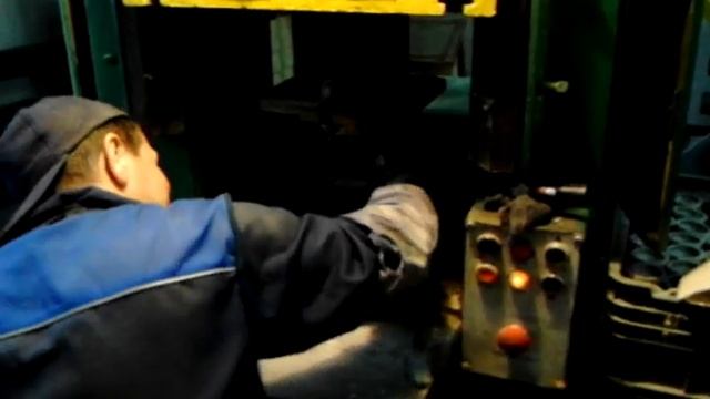 Производство Шербера "плавильный тигель пробирщика"в котором плавят в печи пробу смотреть онлайн