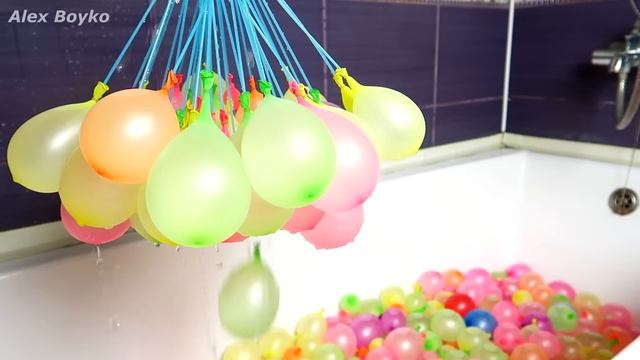 Что если сделать целую ванну водяных бомбочек и залезть в нее？Что если сделать целую ванну водяных б смотреть онлайн