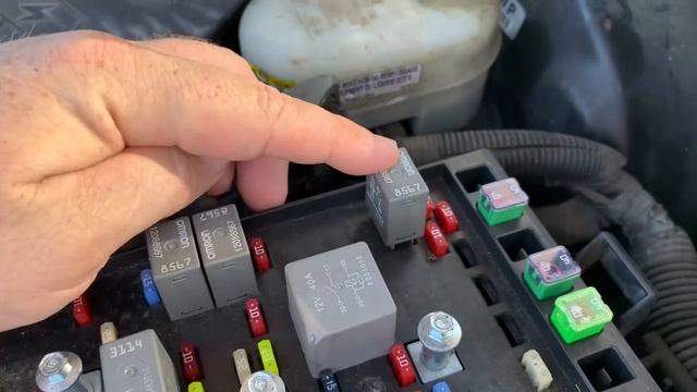 2002-2009 Chevrolet Trailblazer A/C Compressor Clutch Fuse & Relay Location смотреть онлайн