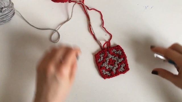 Мозаика из центра: квадратный двухцветный мотив крючком/ Mosaic crochet square motive