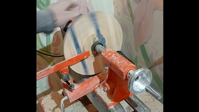 Тарелка с эпоксидной смолой, токарная обработка. #эпоксиднаясмола #токарнаяобработка #тарелки