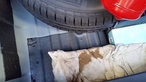 ПРОект Веста Плутон  Обзор содержимого багажника  запасное колесо и инструмент