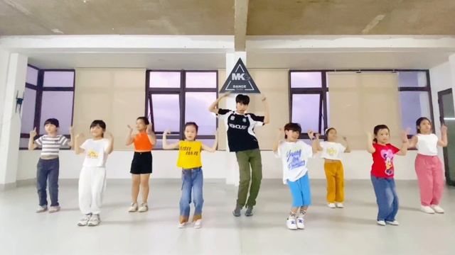 Toca Toca remix - Kid Dance | MK Dance Studio смотреть онлайн