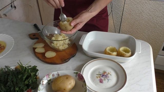 ?Так картофель готовят только в ресторанах Европы.Ничего вкуснее еще не ела.Potatoes in the oven.