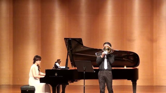 Antonio Vivaldi - Sonata in B flat major I. Largo II. Allegro III. Largo IV. Allegro смотреть онлайн