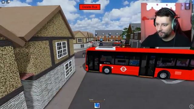 Driving a LONDON BUS in ROBLOX BUS SIMULATOR смотреть онлайн