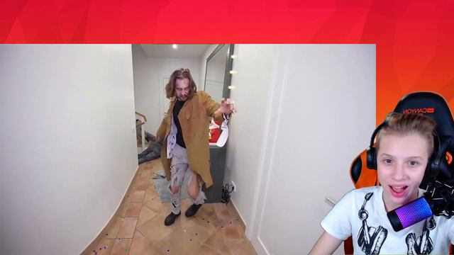 ВЛАД А4 Экстремальные ПРЯТКИ от ЗОМБИ Челлендж ! РЕАКЦИЯ НА ВЛАДА А4 смотреть онлайн