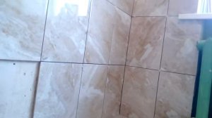 Как, клееть плитку стыки стен пола.