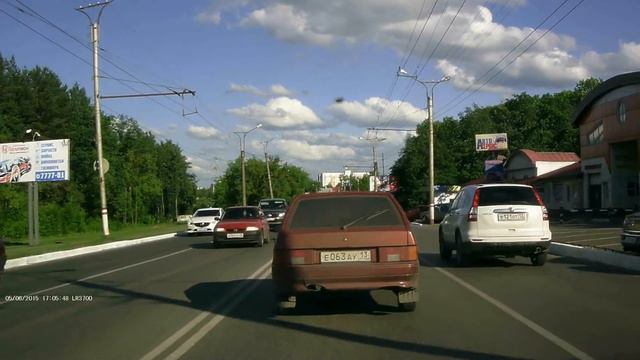 Е063АУ - проезд на красный и поворот под знак 3.18.1 смотреть онлайн