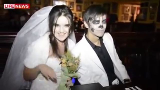 Зомби в Москве станцевали в память о Джексоне LifeNews смотреть онлайн