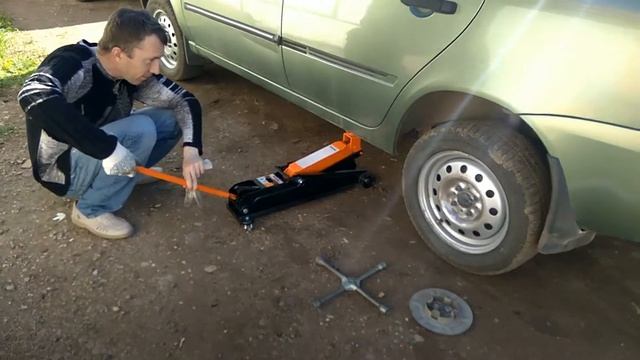 Домкрат Ермак подкатной гидравлический, 3 тонны. смотреть онлайн