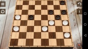 Играю в шашки против Гранд мастера.