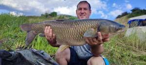 Крупные Амуры дают дрозда при вываживании! На моторке по Озеру Назарово.