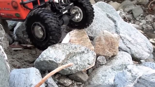 New Axial Ripsaw™ Tires смотреть онлайн