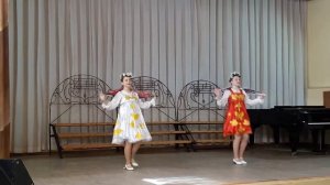 Коллектив эстрадного танца "Веселые башмачки" - танец "Ромашка"