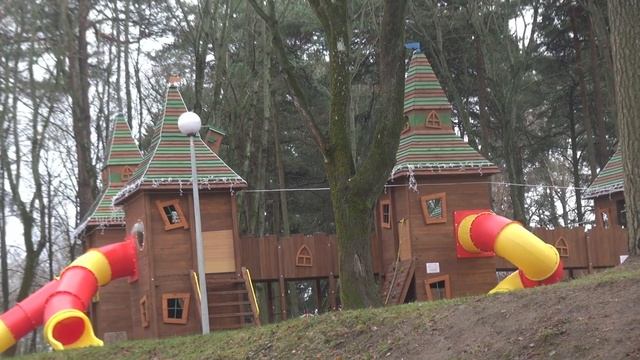 Отдых детей и школьников в Минске. Санаторий ДРОЦ Ждановичи. Утки, игровой комплекс Мирский замок. смотреть онлайн