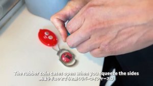 カワウソ好きにはたまらない究極のアイテムが完成しました! Otters Introduce The Cutest New Merch.mp4