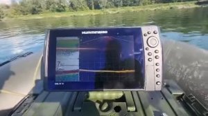 Humminbird Helix 10 si Humminbird Mega Live la clonc