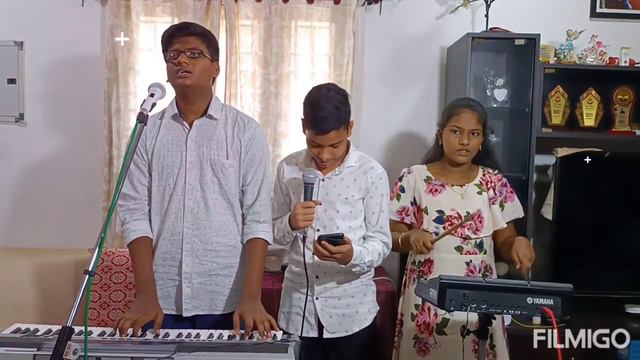 Ena kombe Uyerthinere Song смотреть онлайн