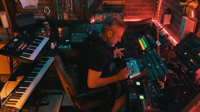 Berlin School / Ambient Synthesizer Music Deluge / Korg Wavestate / Cobalt 8M / Behringer Neutron смотреть онлайн