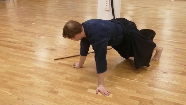 Кендо, спочан, упражнение на подвижность плечей, для отработки ударов с моротэ, фрагмент семинара